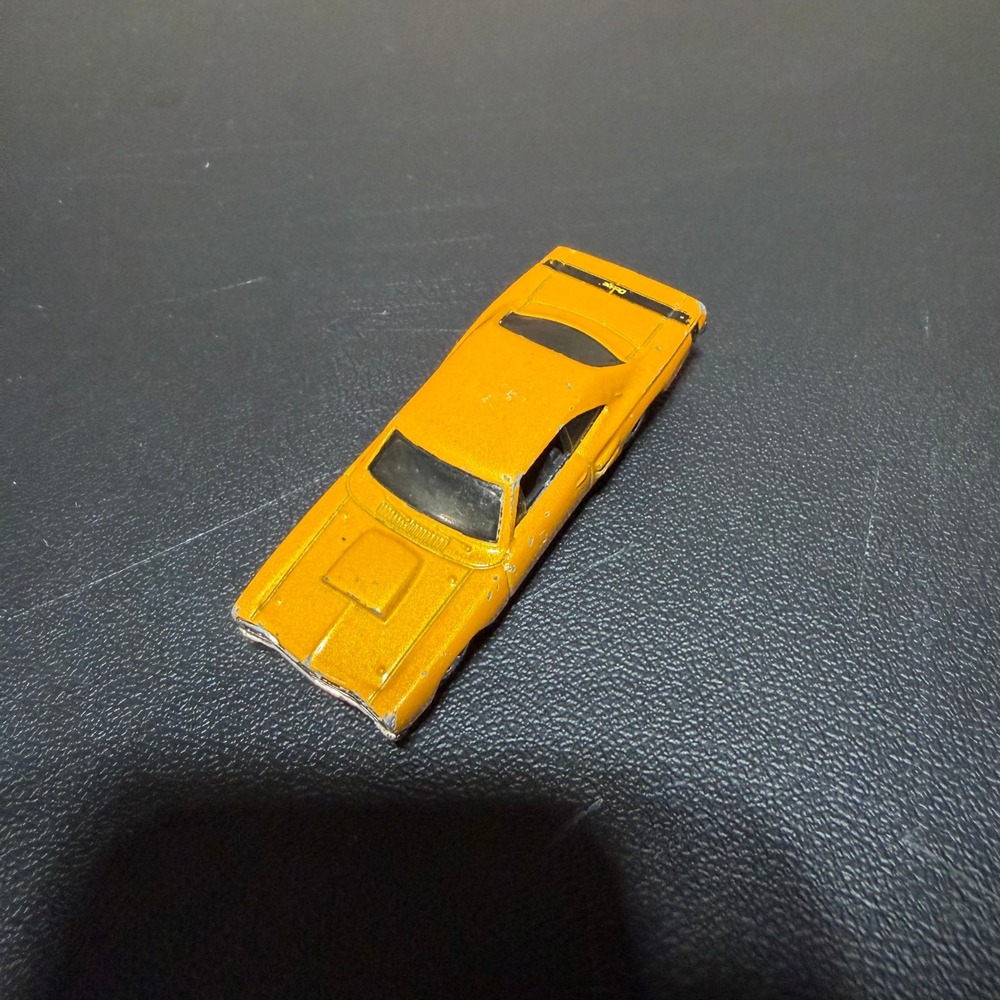 Hot Wheels 2004 First Editions 69 Dodge Coronet Super Bee Gold Real Riders 1/64